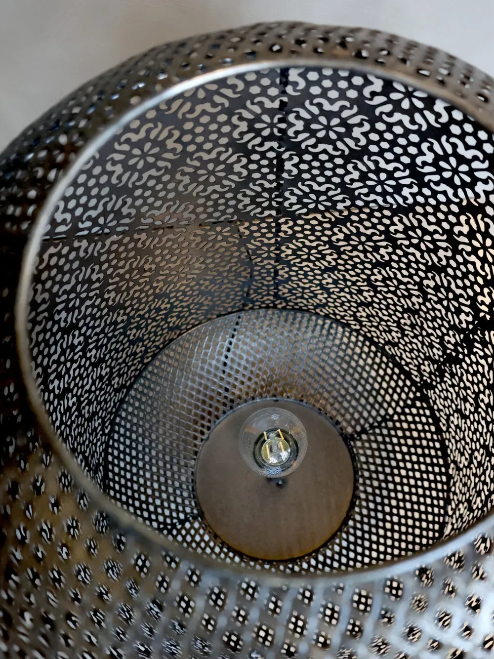 Chic Antique Tischlampen-Vire Tischlampe mit Muster