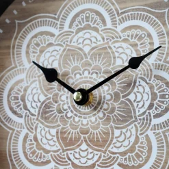 Chic Antique Uhren-Wanduhr mit floralem Muster