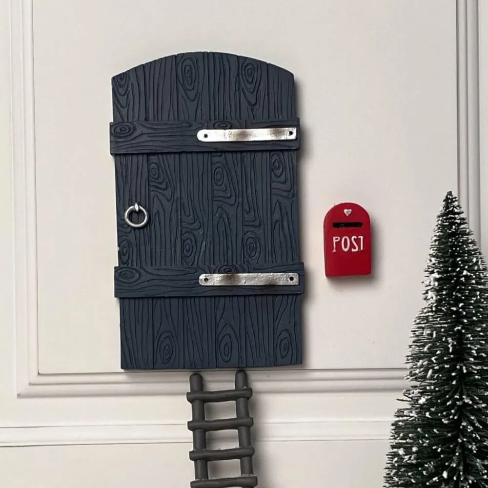 Det Gamle Apotek Weihnachtsdeko-Wichteltür-Set 6-teilig dunkelblau, mit Leiter