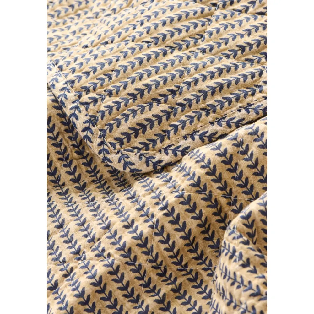 IB Laursen Herbstdeko|Decken & Plaids-Quilt braun mit dunkelblauen Stängeln